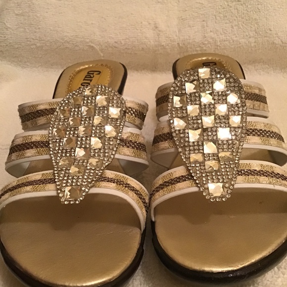 Garotas Johao Gold/ Neutral Tone Sandals - Picture 3 of 8